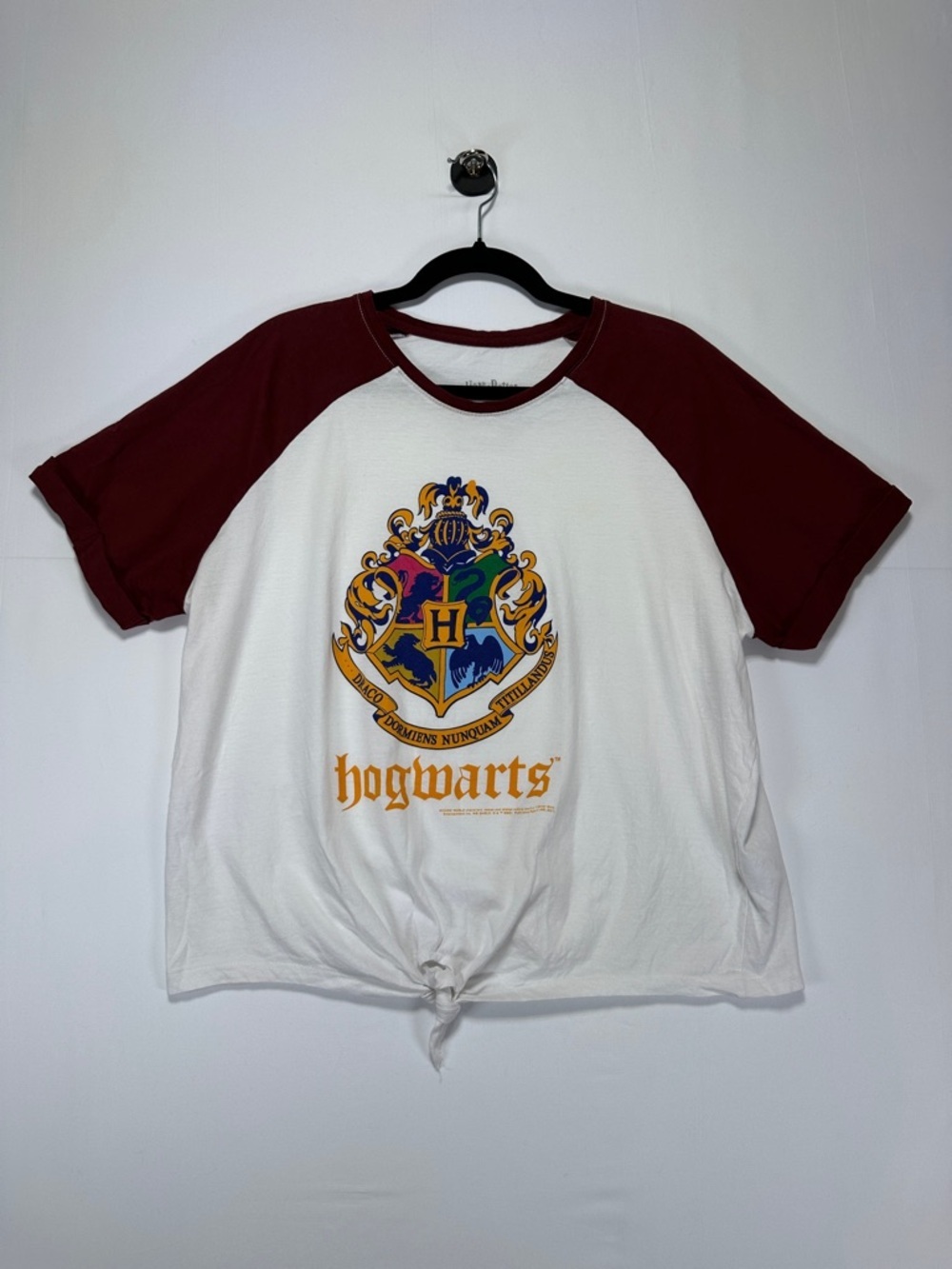 Harry Potter Hogwarts Raglan Tee Crest Graphic Knotted Hem Red White Size XL